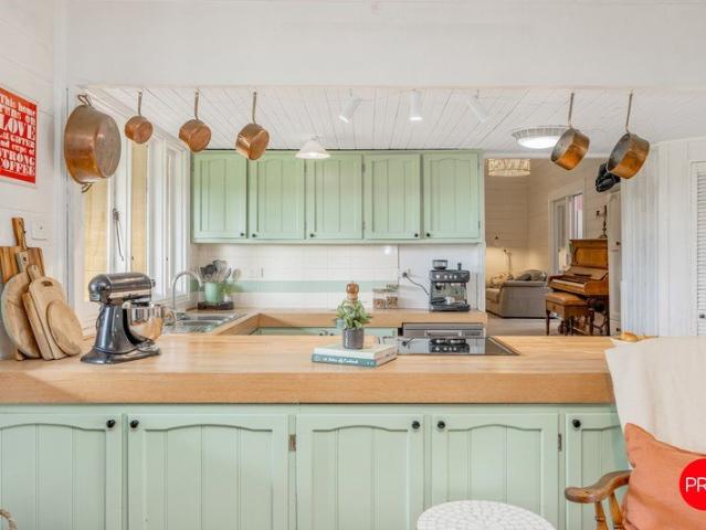 House for sale in Drummond, Victoria