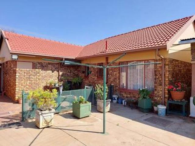 House for sale in Waterkloof, Gauteng