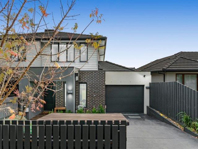 Townhouse for sale in Camerons Creek, Victoria