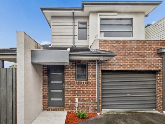 Townhouse for sale in Camerons Creek, Victoria