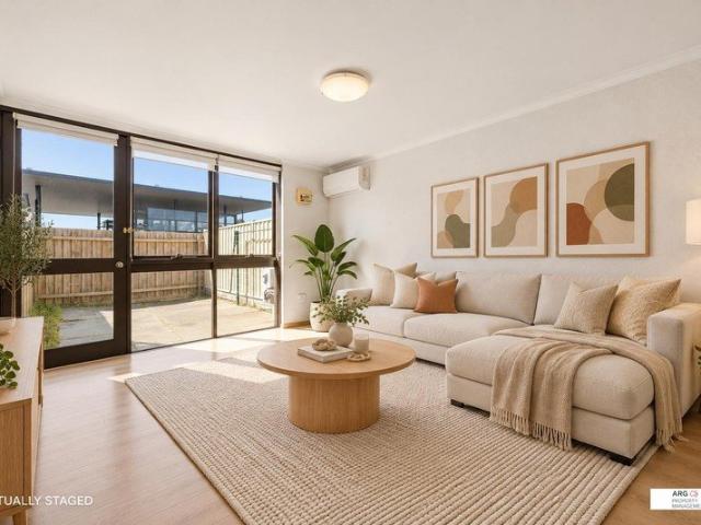 Townhouse for rent in St Albans, Melbourne