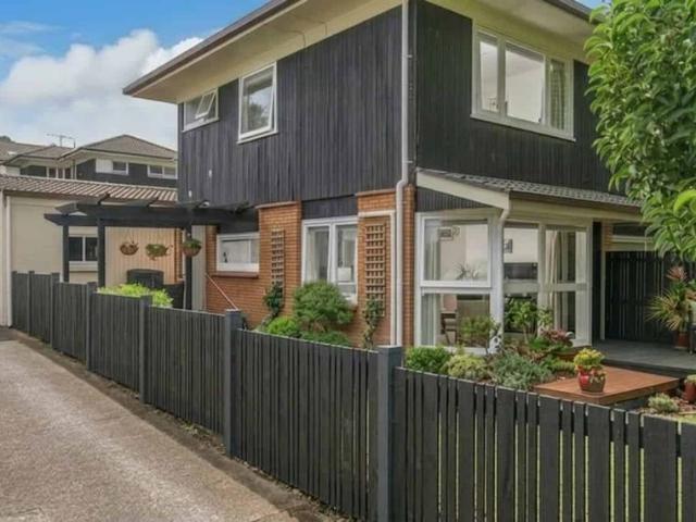 Townhouse for rent in Royal Oak