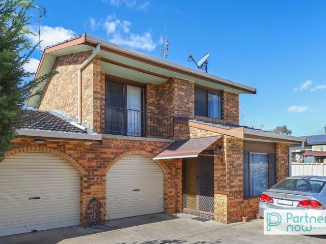 Townhouse for sale in Piallamore, New South Wales