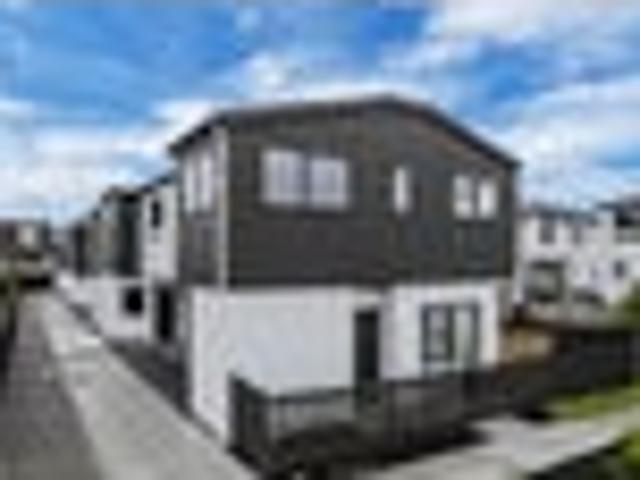 Townhouse for sale in New Lynn, Oroua County