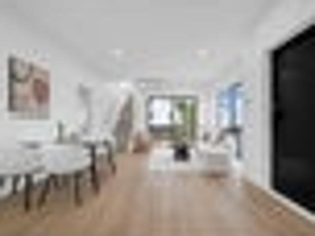 Townhouse for sale in New Lynn, Oroua County
