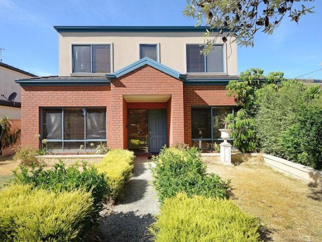 Townhouse for rent in Camerons Creek, Victoria