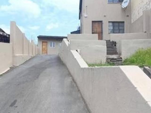 House for sale in Chatsworth, Kwazulu-natal