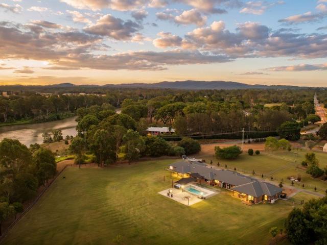 Cottage for sale in Toombul, Queensland