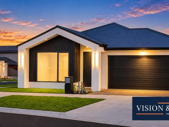 House for sale in Pinegrove, Melbourne