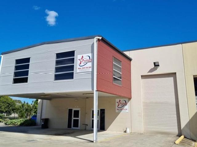 Warehouse for rent in Toombul, Queensland