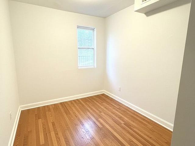 Room for rent in Arverne, New York