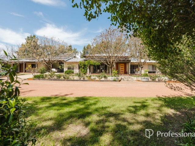 House for sale in Stoneville, Mount Helena