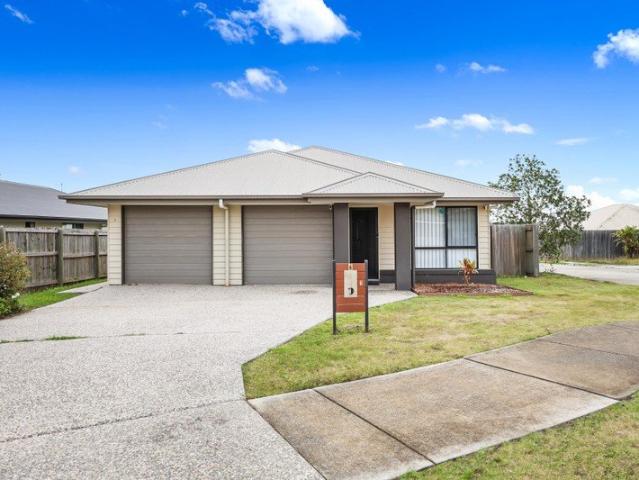 Duplex for sale in Greenwood Village, Greater Brisbane