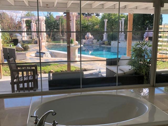 Room for rent in Riverside, California