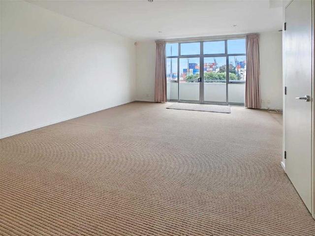 Apartment for rent in Mechanics Bay, Auckland