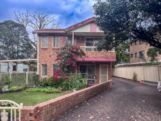 Townhouse for rent in Sydney, New South Wales