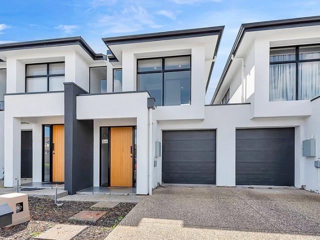 Townhouse for rent in Holden Hill, Adelaide