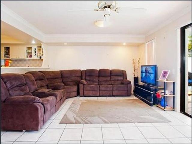 Townhouse for rent in Hope Island, Gold Coast City