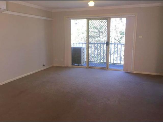 Townhouse for rent in Thornleigh, Sydney