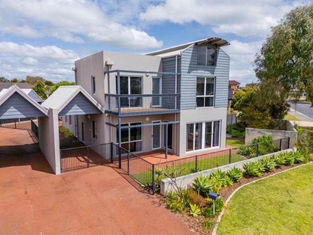 Townhouse for sale in Geographe, Busselton