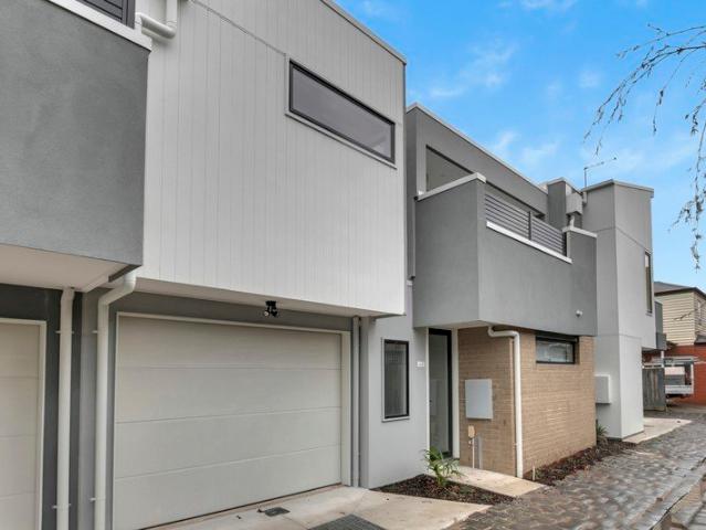 Townhouse for rent in Camerons Creek, Victoria