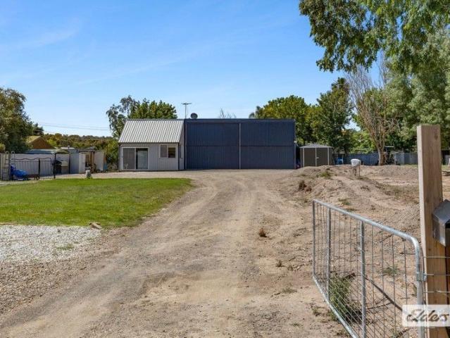 Land for sale in Chiltern, Victoria