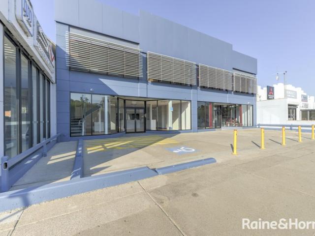 Warehouse for sale in Piallamore, New South Wales