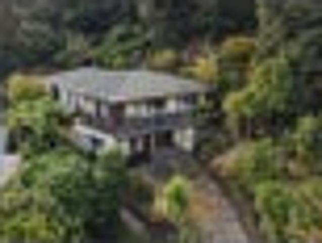 House for sale in Days Bay, Wellington