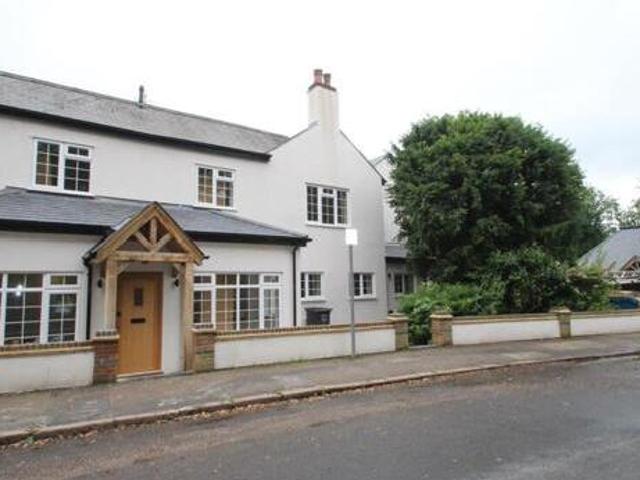 House for rent in Pouchen End, Hertfordshire