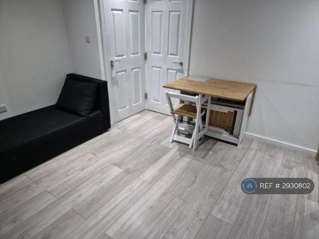House for rent in Lane, Greater London