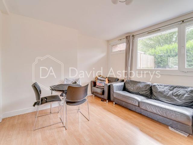 House for rent in Barnsbury, Greater London