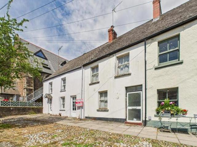 House for sale in Llanbadoc, Wales
