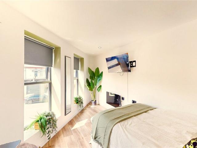 Studio for rent in Stirchley, West Midlands