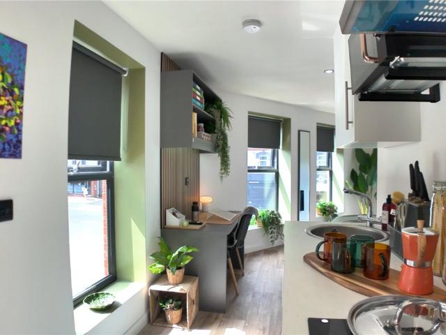 Studio for rent in Stirchley, West Midlands