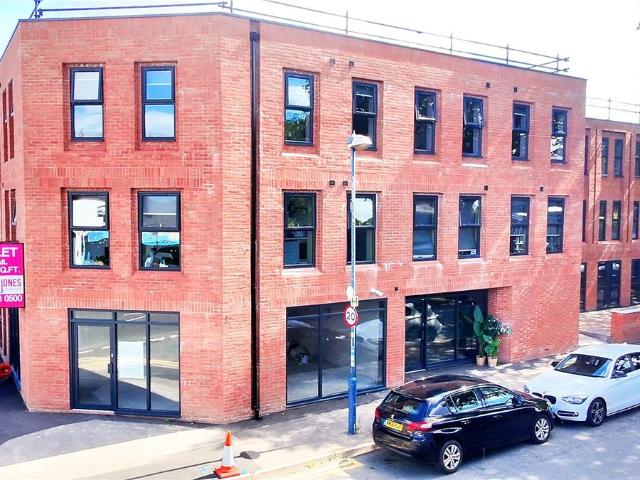 Studio for rent in Stirchley, West Midlands