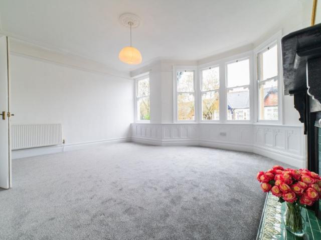 Apartment for rent in Plasnewydd, Falcon Lodge