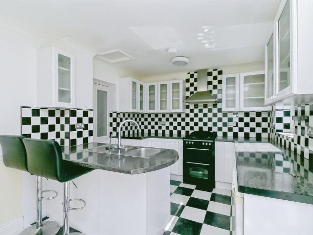 Apartment for rent in Gibbonsdown, Barry