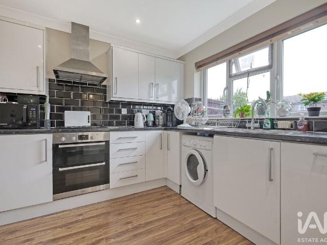 House for rent in Bowers Gifford, Essex