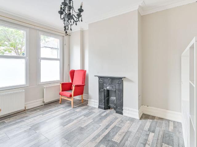 Apartment for rent in London Borough of Croydon, Norbury