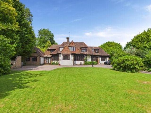 House for sale in Perryfields, West Sussex
