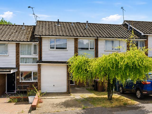 House for rent in Hatching Green, Five Acres