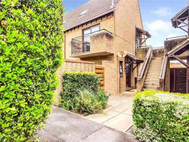 Studio for rent in Reading