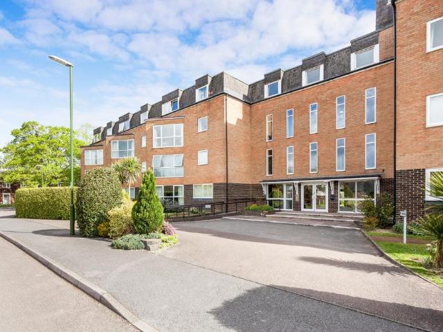 Apartment for rent in Roffey, Horsham