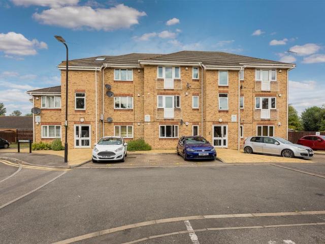 Apartment for rent in Slough