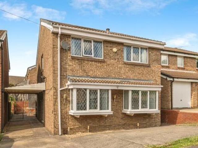 House for sale in Batley, West Yorkshire