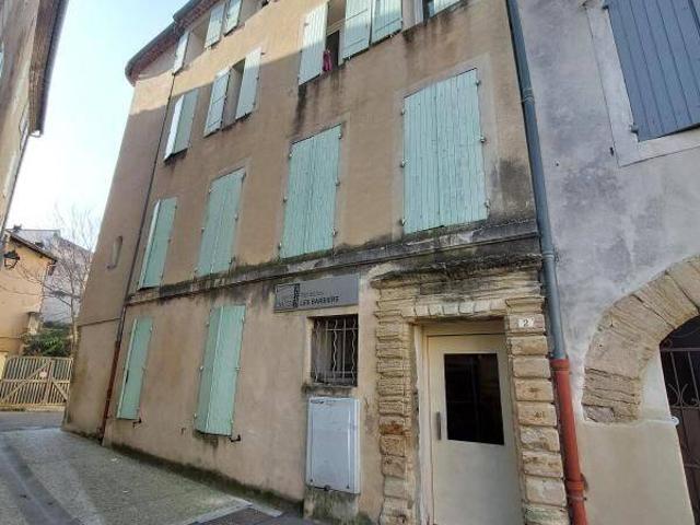 Appartement location à Place des Arcades, Mazan