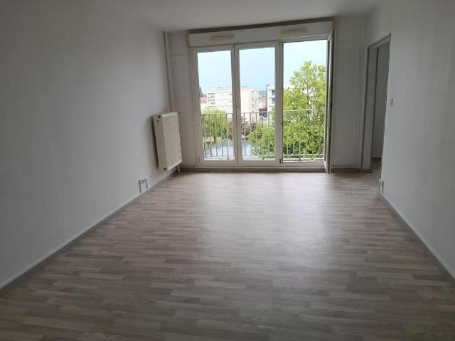 Appartement location à Neufchâteau, Châtenois