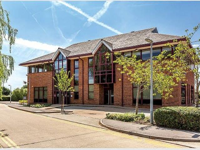 House for rent in Pachesham Park, Surrey