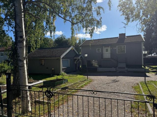 Hus hyra i Trollbäcken, Stockholms län