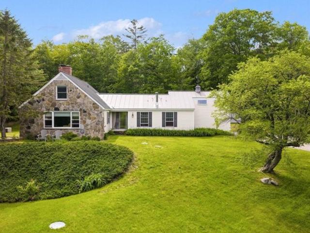 House for sale in Felchville, Reading